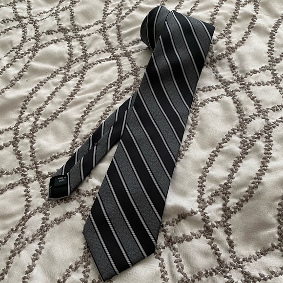 Calvin Klein Neck Tie - Picture 2 of 4
